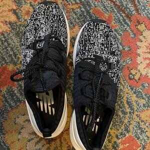 New Balance Fresh Foam LAZR Women's sneaker, size 9.5